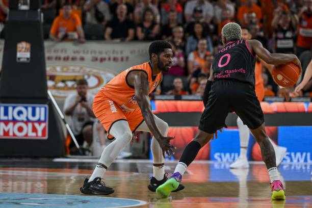 向我们揭示 向我们揭示