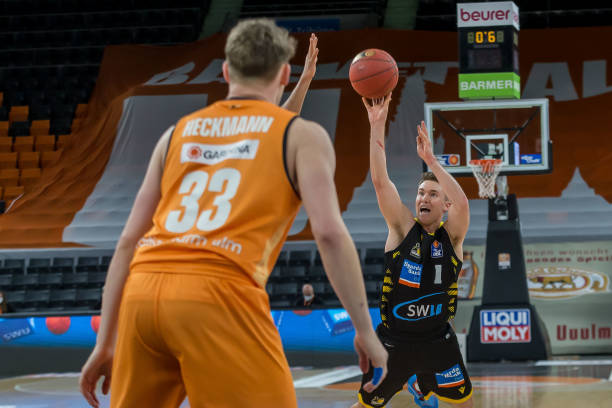 启用以及更 启用以及更